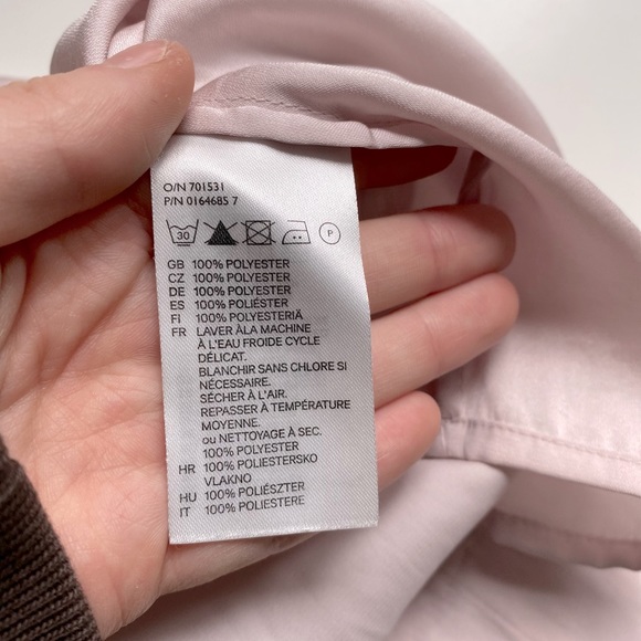 ⭐️SOLD⭐️Pale Pink Tank Top - Picture 6 of 6